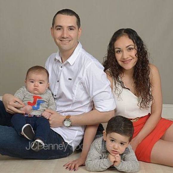 Meet your Posher, Itzel - Picture 1 of 1